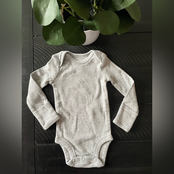 Carters Onesies Newborn Long sleeve Bundle 5 onesies - Picture 5 of 5